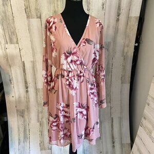 CLEARANCE! NWT Pink Blush Maternity Size Medium Floral Print Dress Chiffon